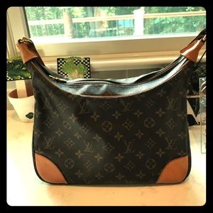 Authentic Louis Vuitton Bolougne shoulder bag